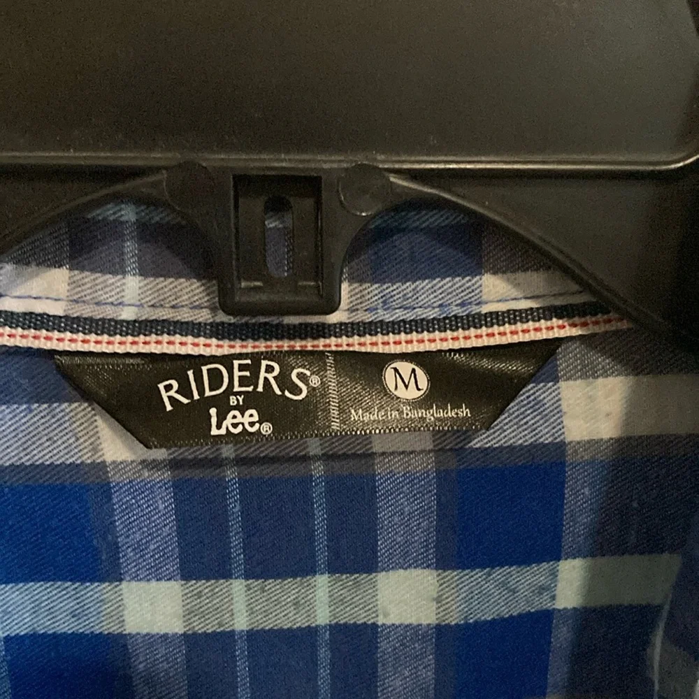 Women’s Riders by Lee Blue Plaid Button Down Shirt - Picture 2 of 4